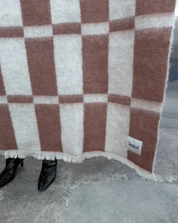 Hallin mohairpläd - Off white-rust, 130x170 cm - Tinted