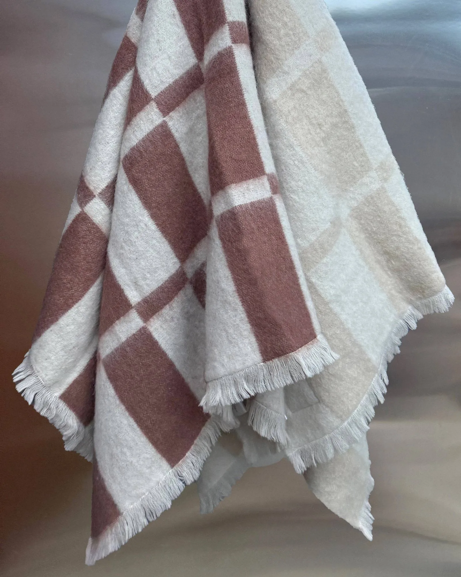 Hallin mohairpläd, Off white-rust, 130x170 cm Tinted