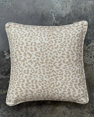 Norell prydnadskudde - Leopard beige-off white, 50x50 cm - Tinted