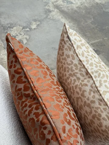 Vildklint leopard kuddfodral - Rust, 50x50 cm - Tinted
