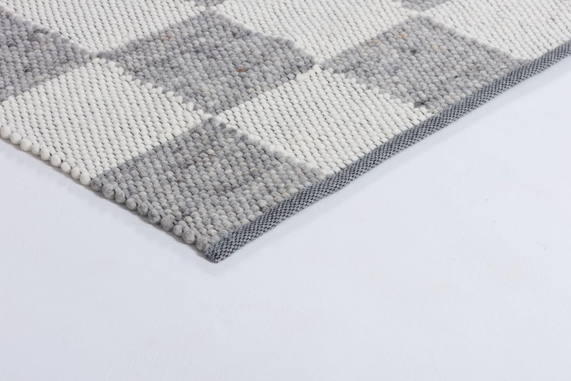 Gotland Design matta Special Edition, Silver-white nr. 2418, 90x180 cm Tisca