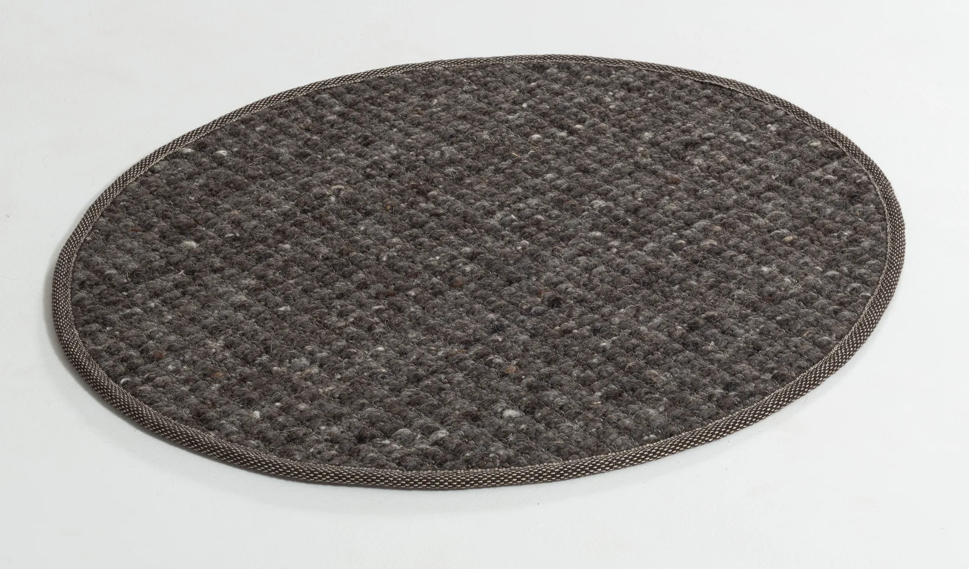 Greenland Swift round matta, Anthracite nr. 83, Ø200 cm Tisca