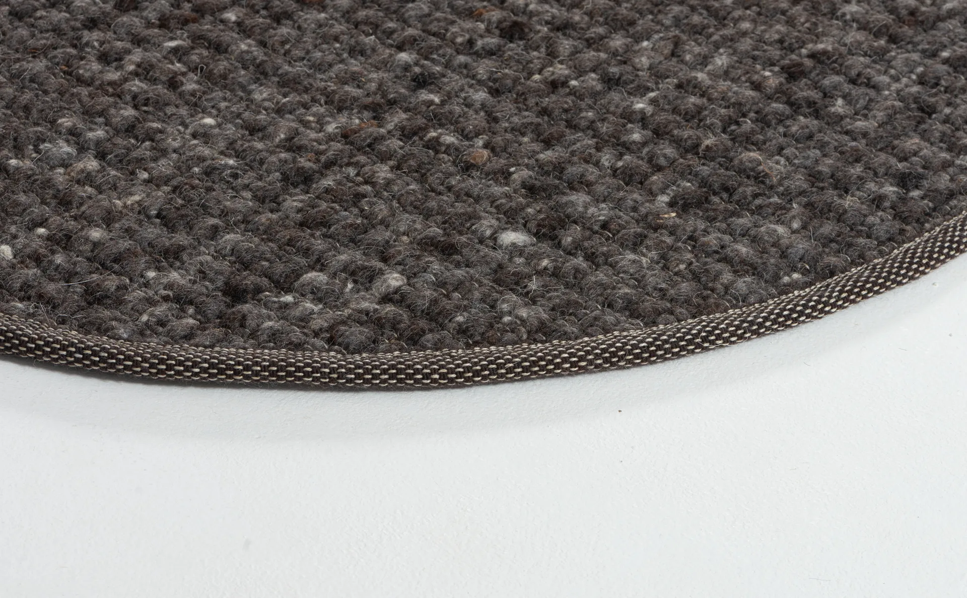 Greenland Swift round matta, Anthracite nr. 83, Ø200 cm Tisca