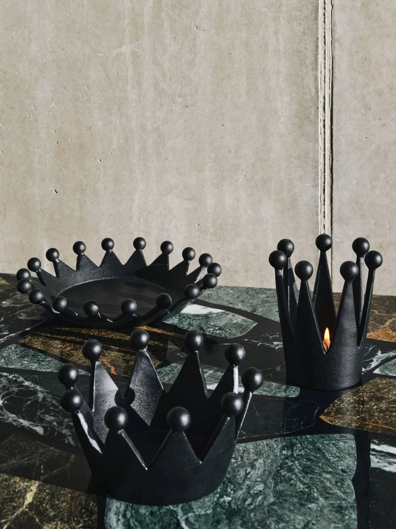 Cast Iron Crown ljuslykta, Ø8,8x12,1 cm Tom Dixon