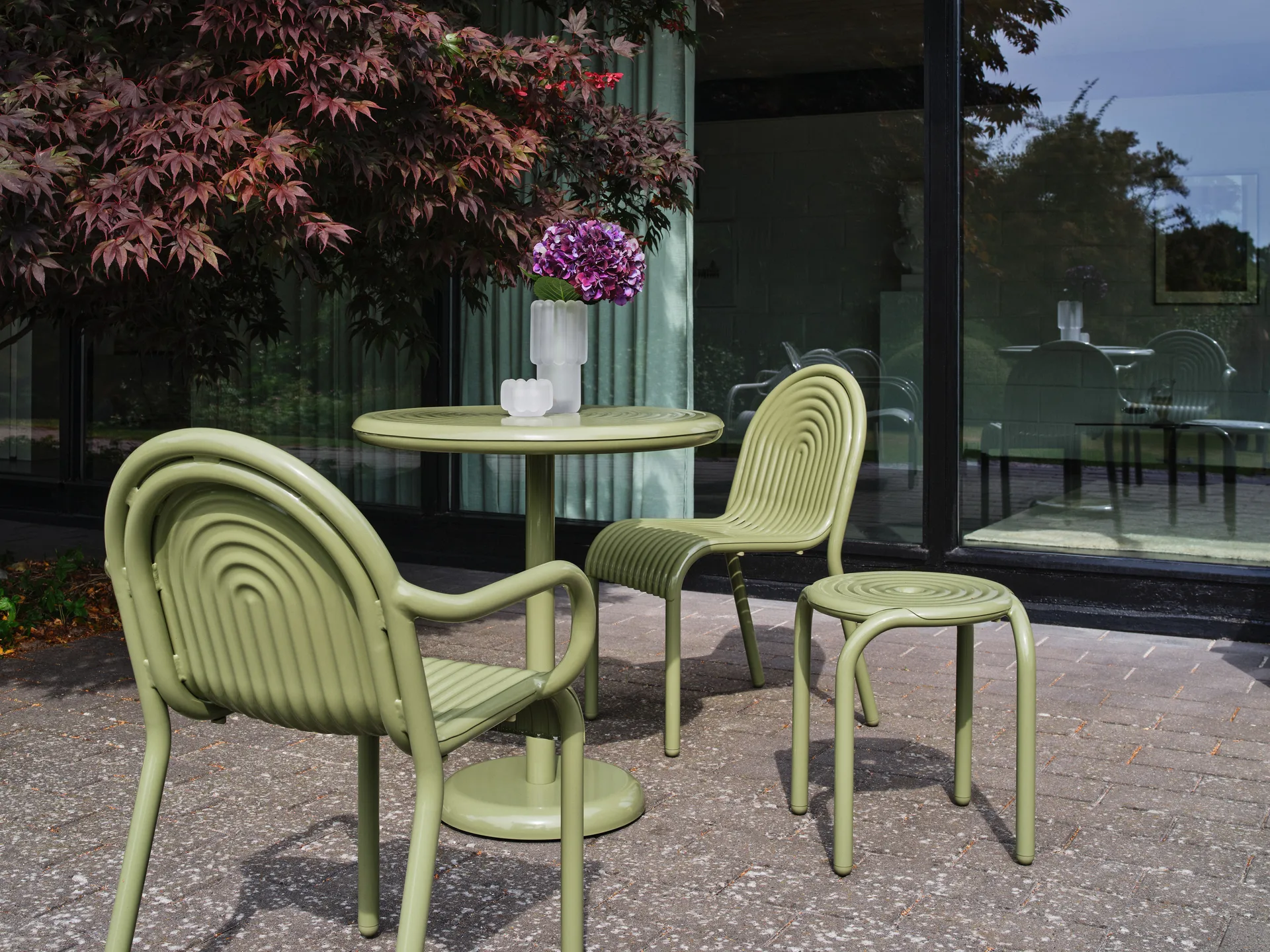 Groove cafébord runt - Moss, Ø70 cm Tom Dixon