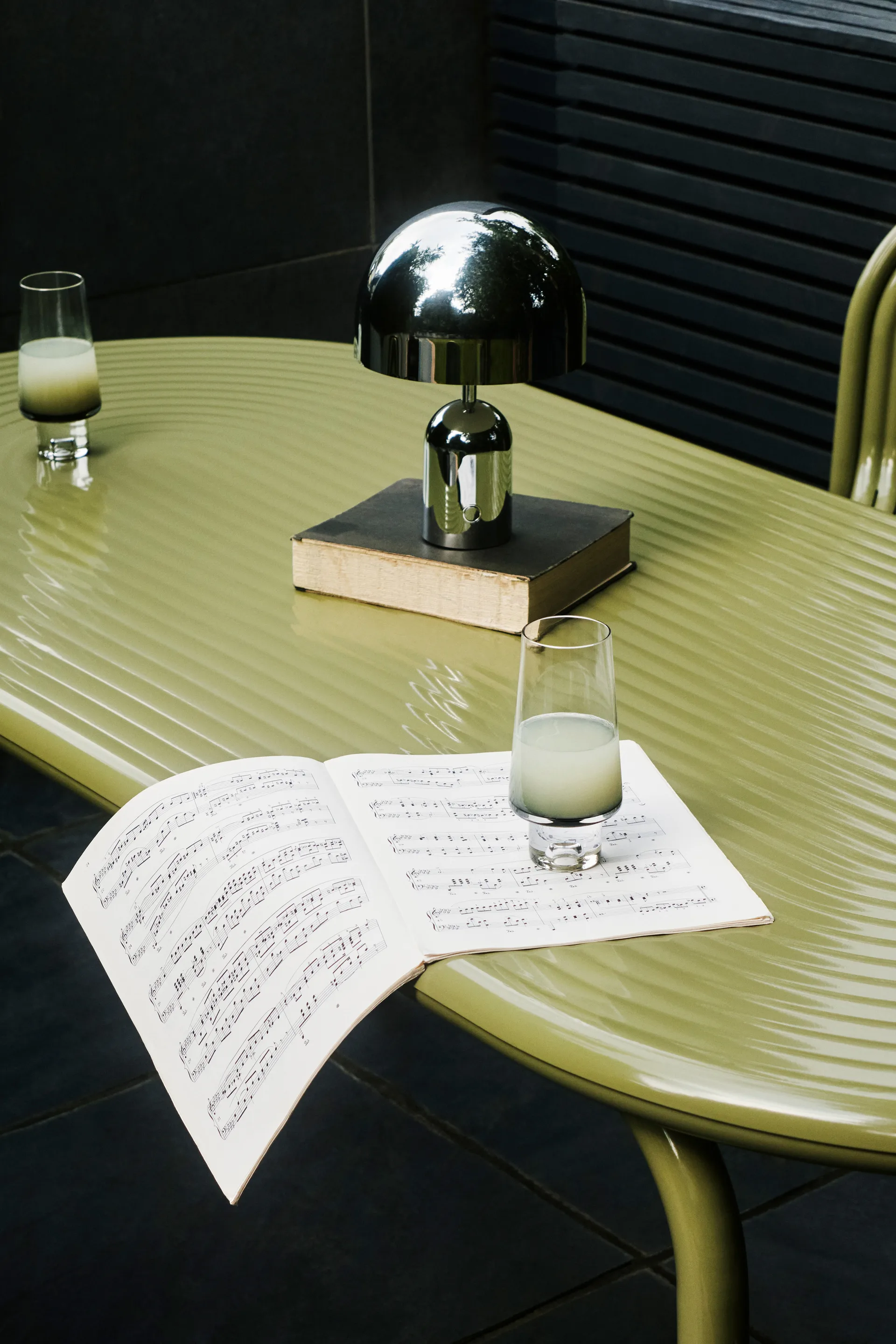Groove Obround matbord - Moss, 86x186 cm Tom Dixon