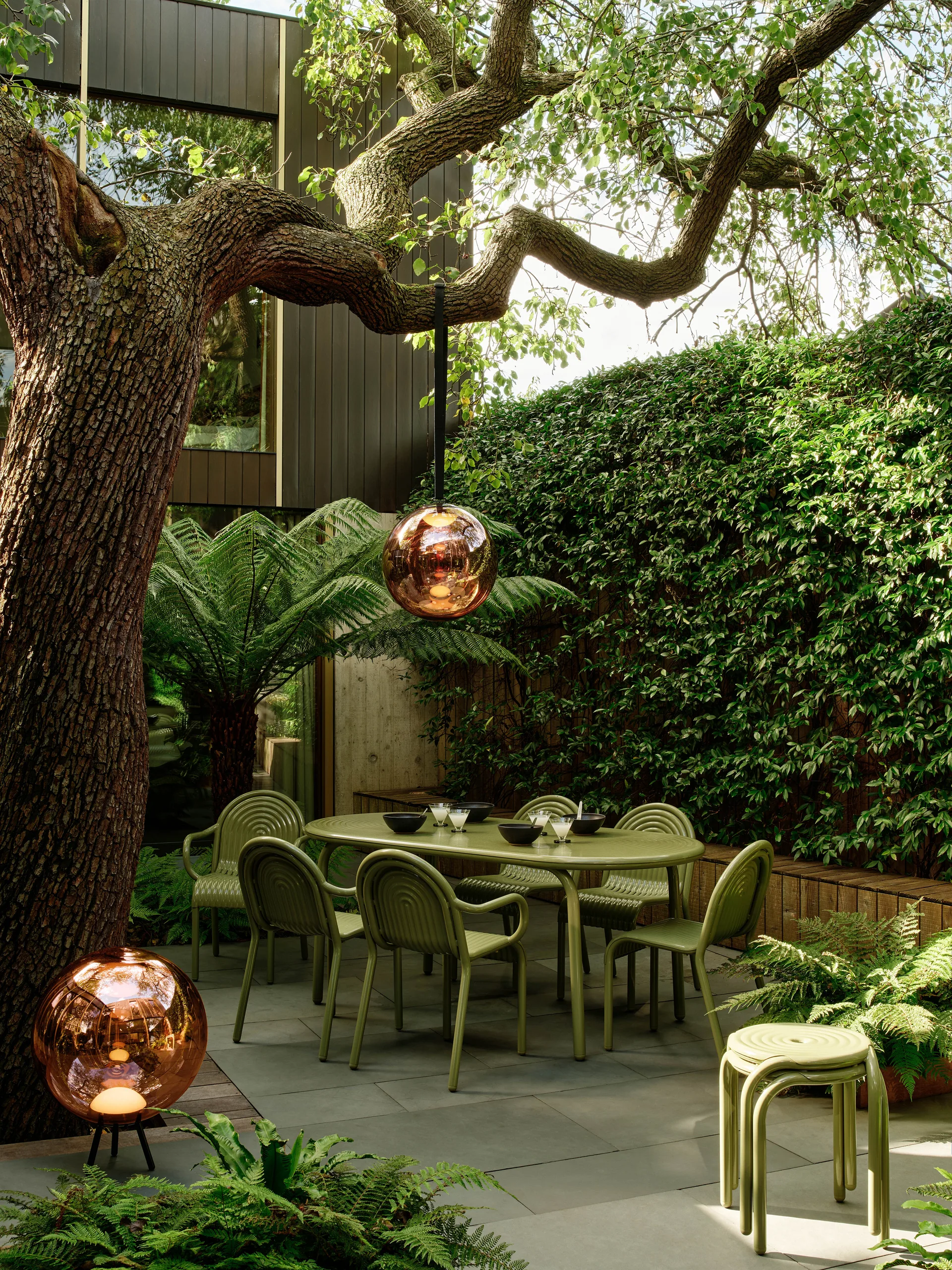 Groove Obround matbord - Moss, 86x186 cm Tom Dixon