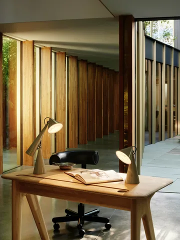 Pose Task LED bordslampa - Gold - Tom Dixon