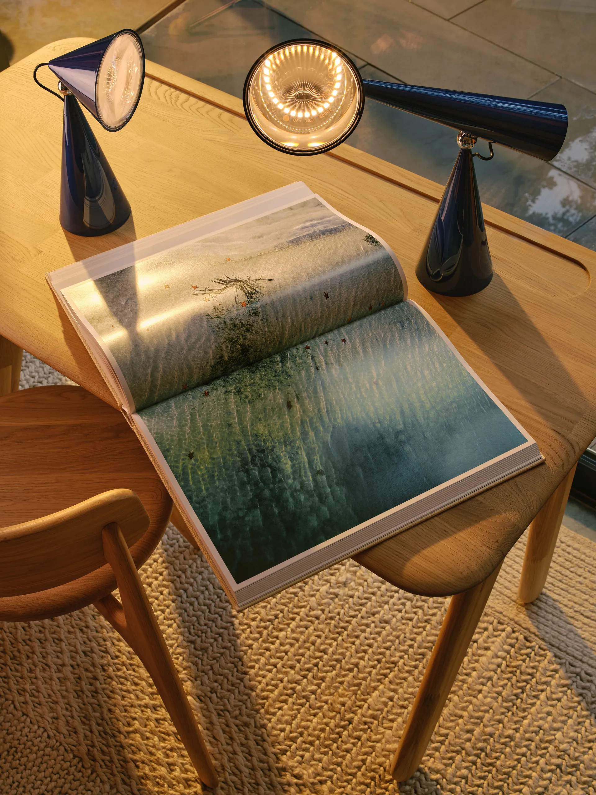 Pose Task LED bordslampa, Indigo Tom Dixon