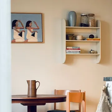 Strapats vägghylla 62x73,6 cm - Off-white - TÔNN furniture