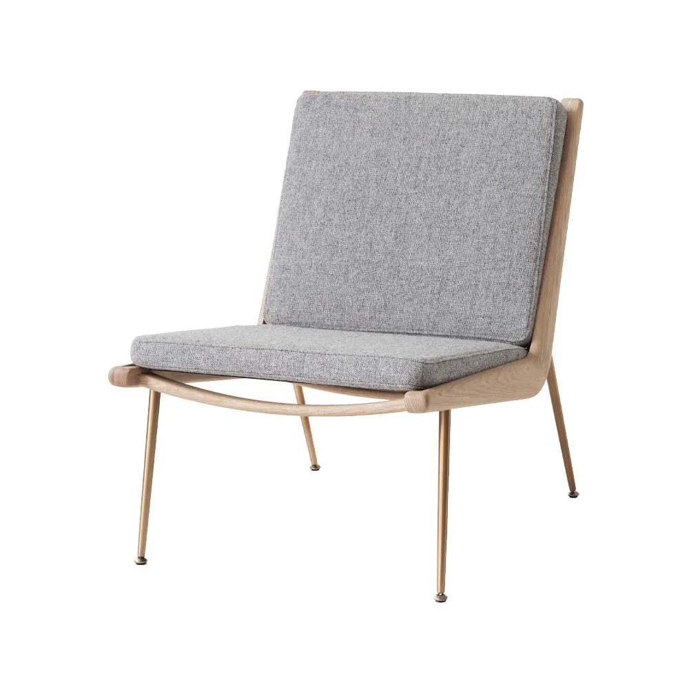 Boomerang HM1 fåtölj, tyg hallingdal 130 grå, vitoljade ekben &Tradition
