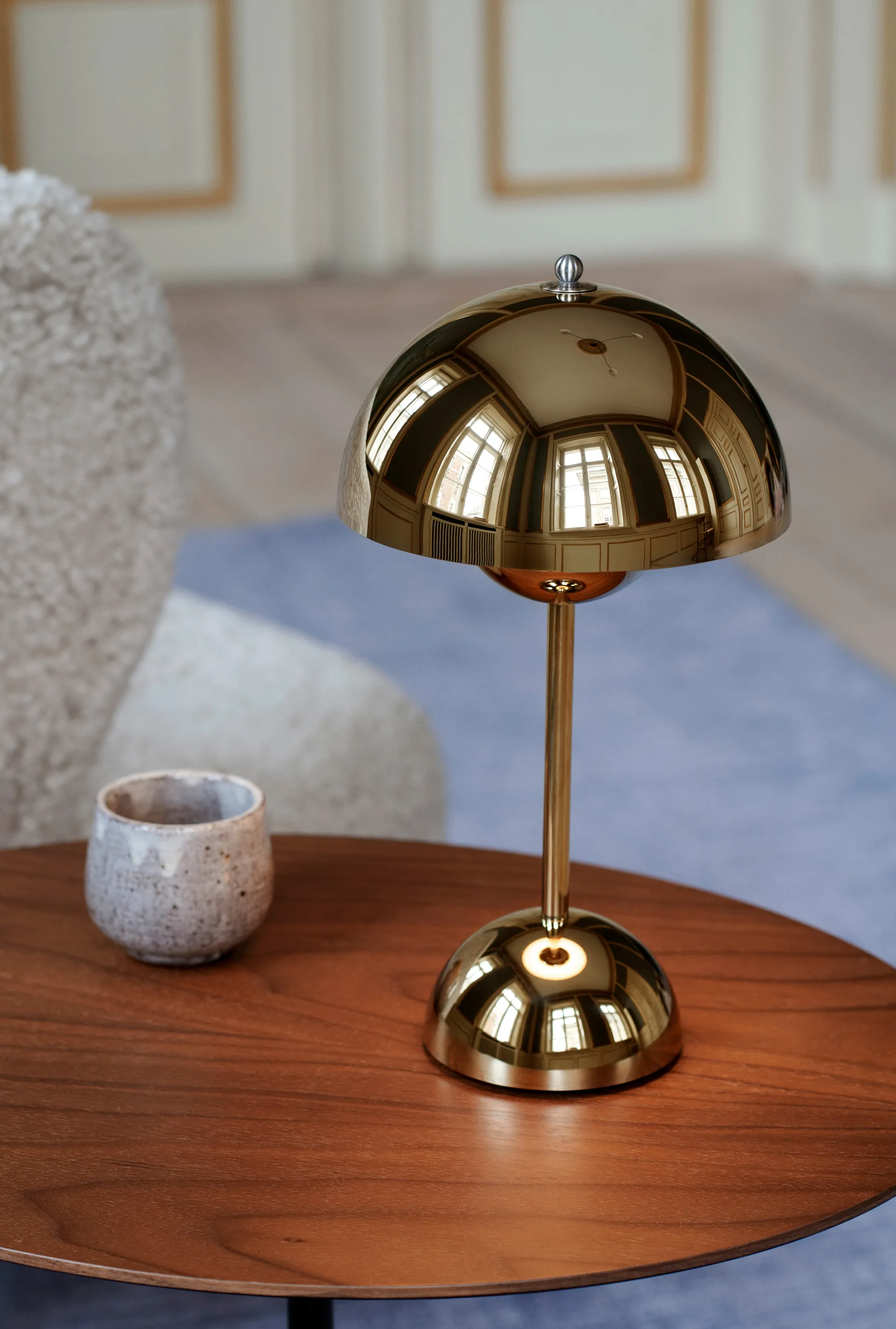 Flowerpot portabel bordslampa VP9, Brass &Tradition