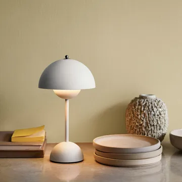 Flowerpot portabel bordslampa VP9 - matt ljusgrå - &Tradition