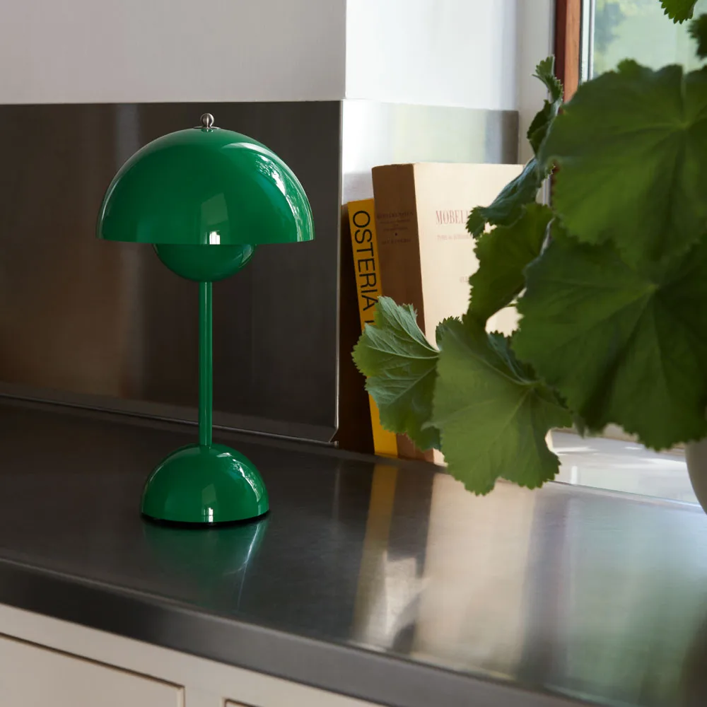 Flowerpot portabel bordslampa VP9, Signal green &Tradition