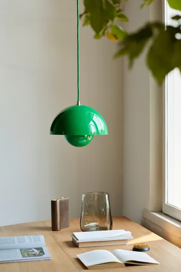 Flowerpot VP1 pendel - Signal green - &Tradition