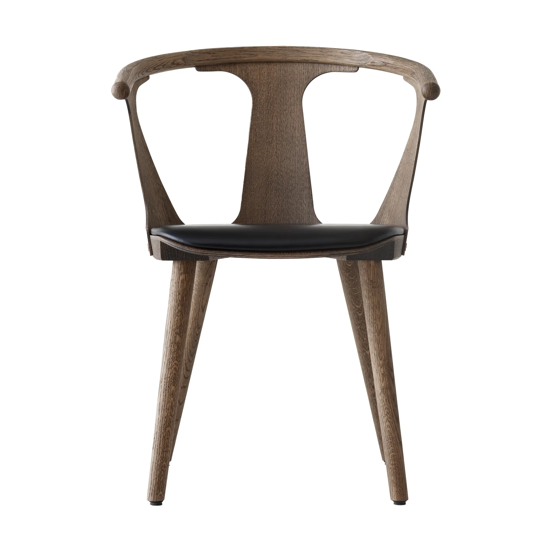 In Between SK2 stol, Rökt oljad ek-Noble black leather &Tradition