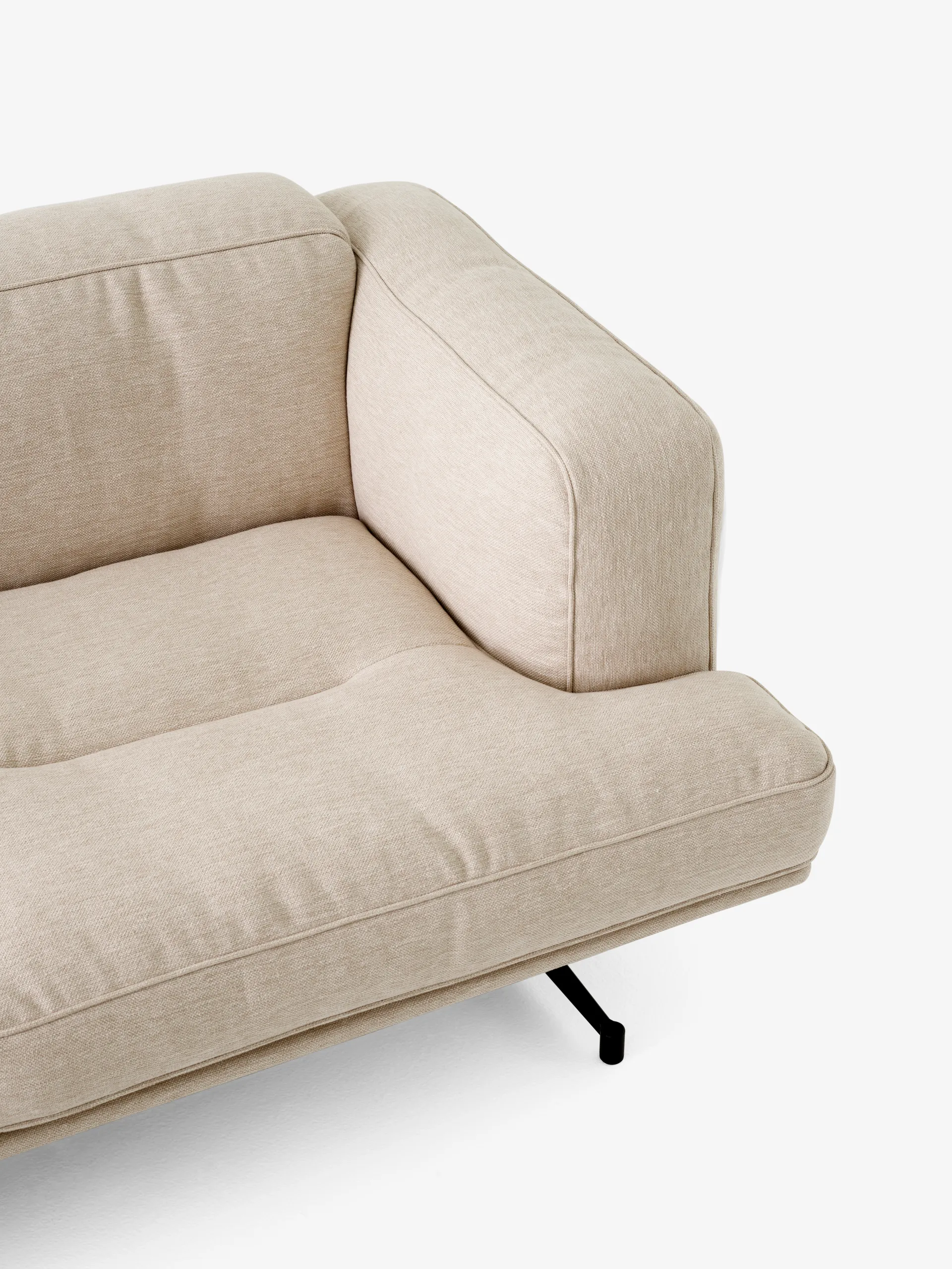 Inland AV23 3-sits soffa, Clay 0011-warm black &Tradition