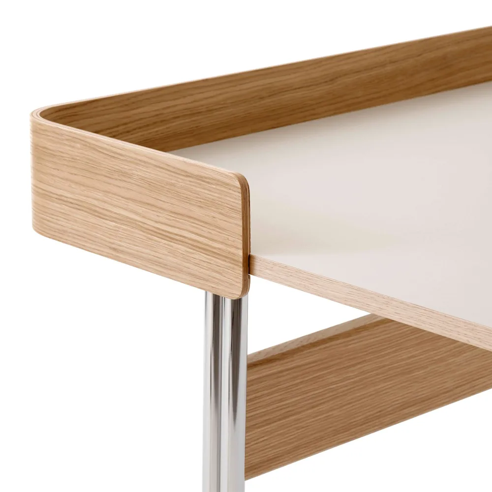 Pavilion AV17 skrivbord, mushroom linoleum, lackad ek, kromben &Tradition