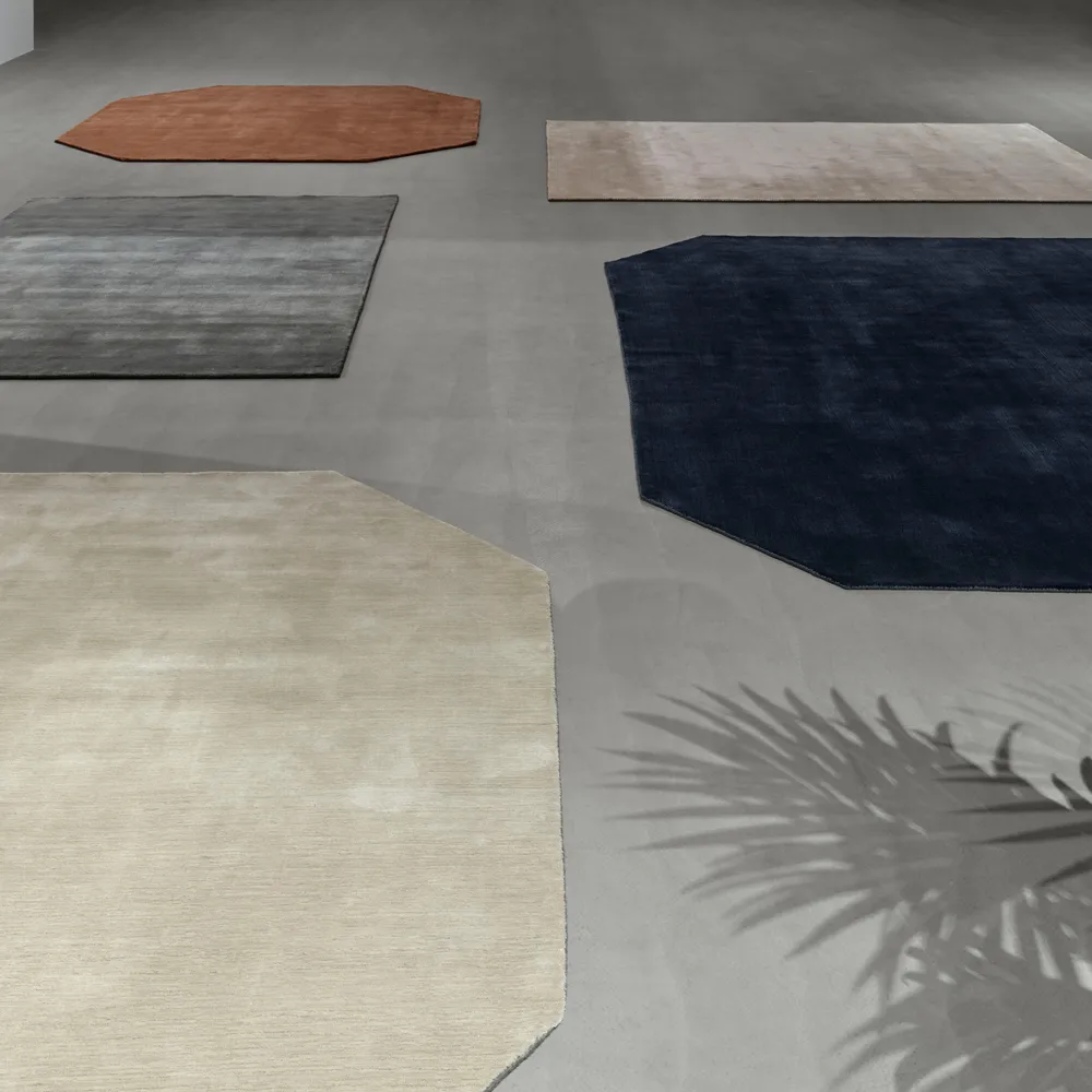 The Moor Rug AP8 matta, midnight blue &Tradition