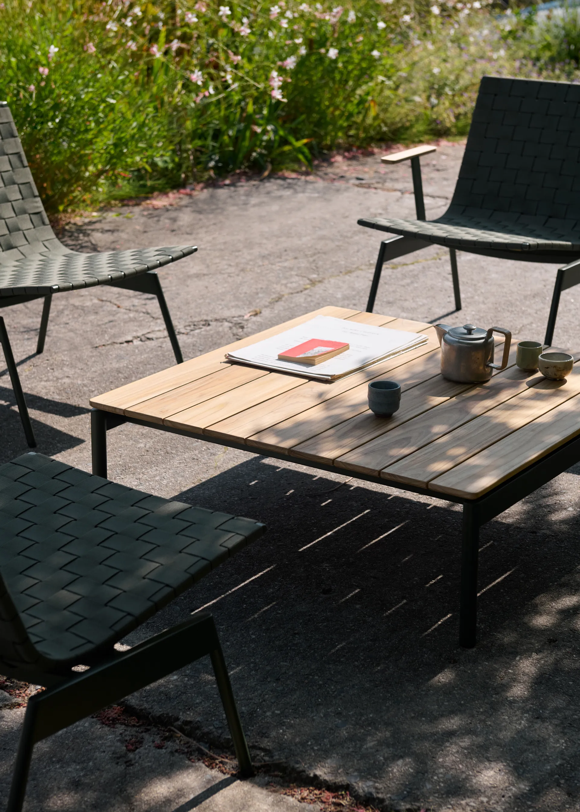 Ville Outdoor AV50 soffbord, Bronze green-teak &Tradition