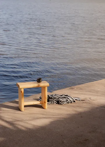 002 Ast Stool pall - Matt oljevaxad furu, 55x26x45 cm - Vaarnii