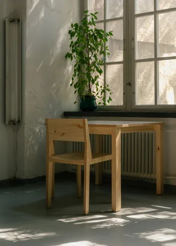 016 Maasto Table bord - Matt oljevaxad furu, 90x90x75 cm - Vaarnii