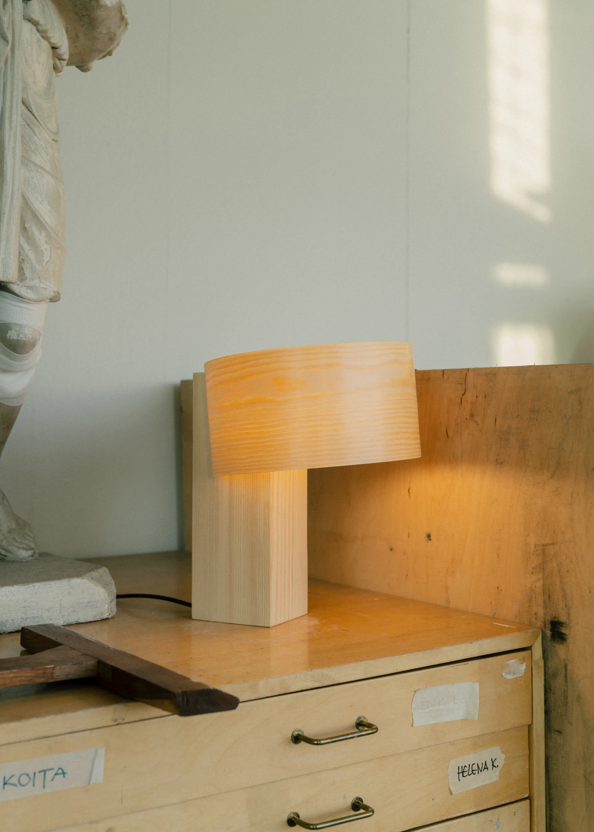 018 Hoop Table Lamp bordslampa, Matt oljevaxad furu, 34 cm Vaarnii
