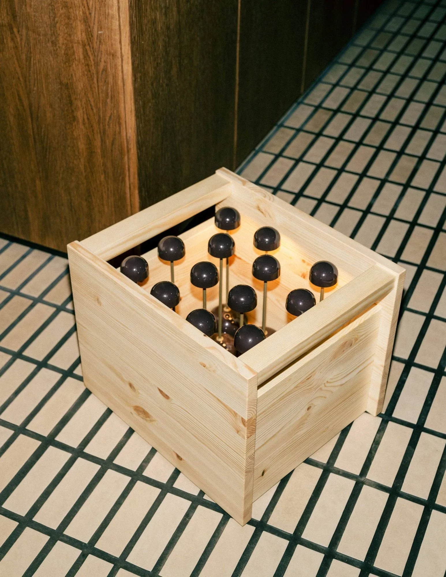 020 Koppa Crate förvaringslåda, Oljevaxad furu, large 38x43x36 cm Vaarnii