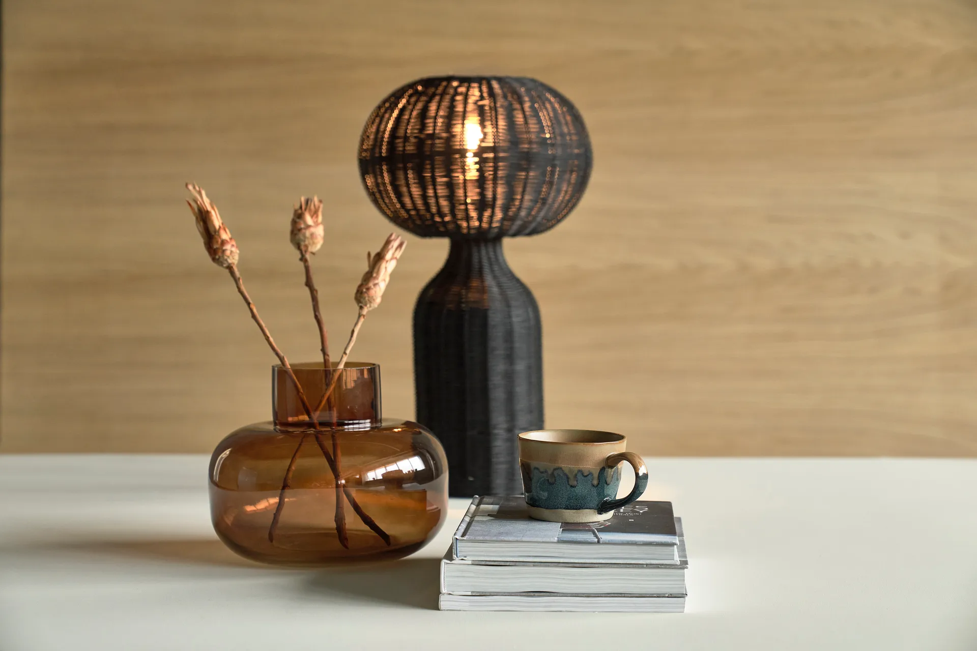 Werna bordslampa rotting Ø30 cm, Svart Villa Collection