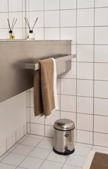 Vipp103 handduk - Taupe, 50x100 cm - Vipp