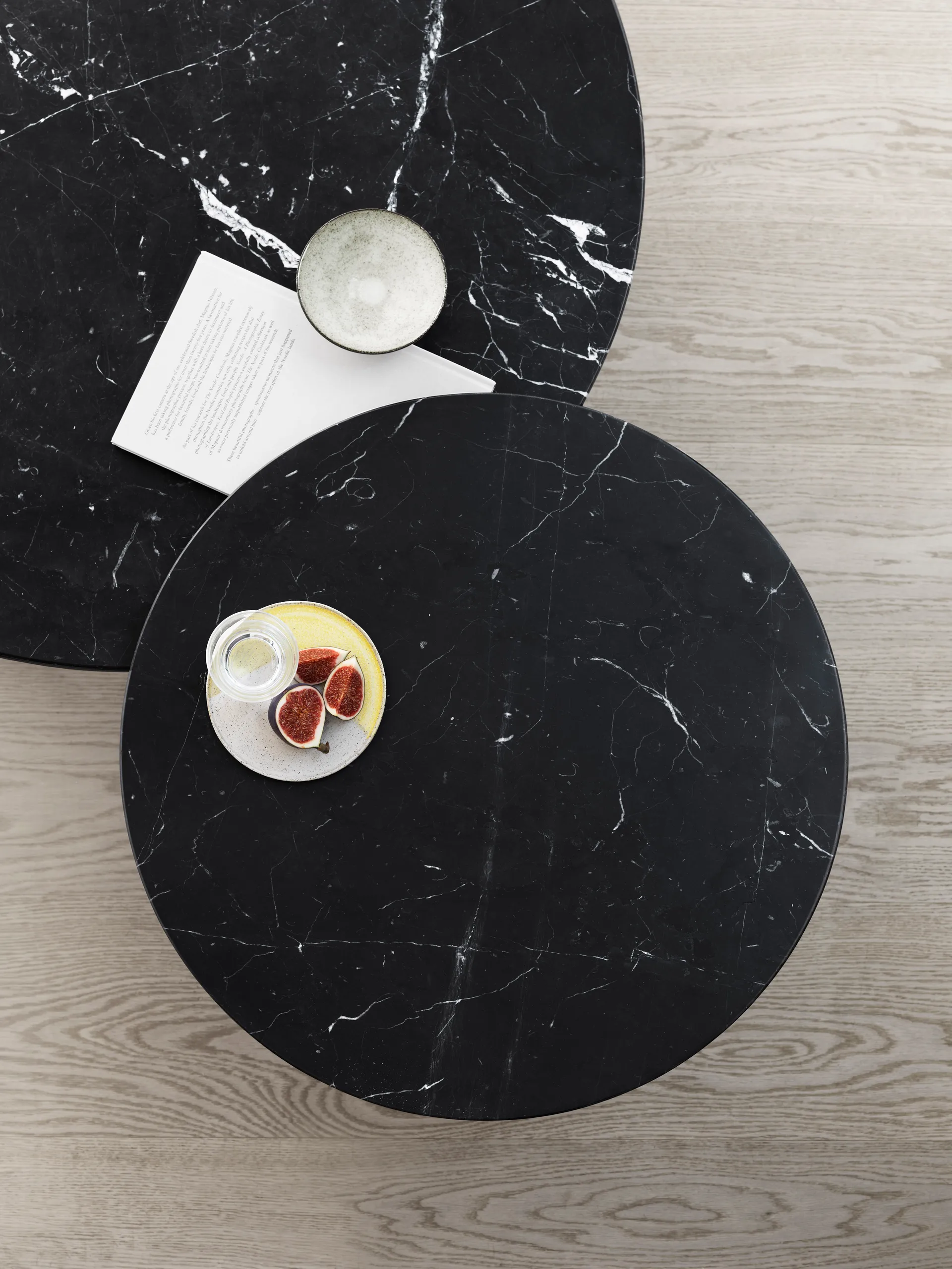 Vipp423 soffbord marmor Ø60x40,5 cm, Black Vipp