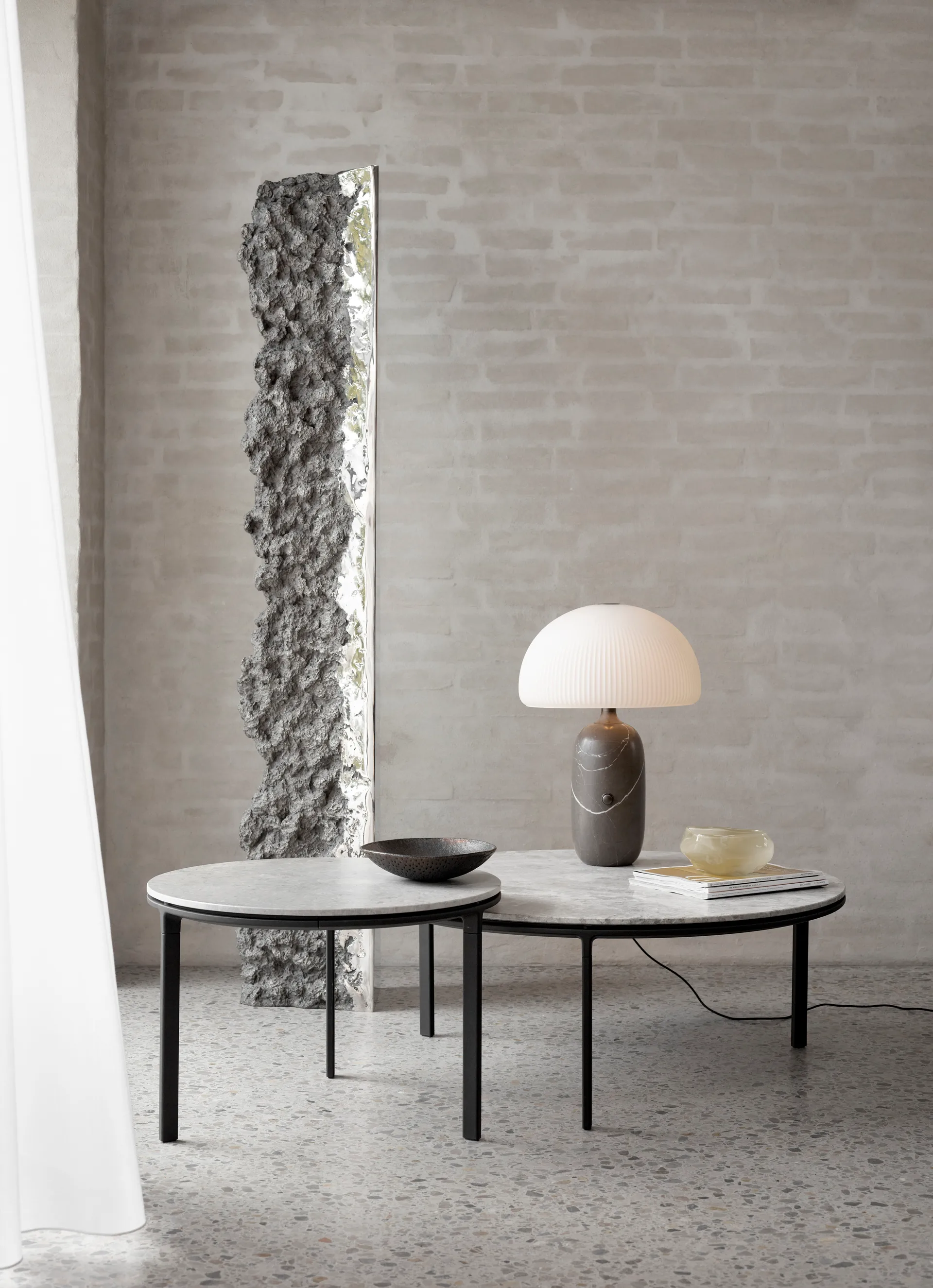 Vipp425 soffbord marmor Ø90x35,5 cm, Sky grey Vipp