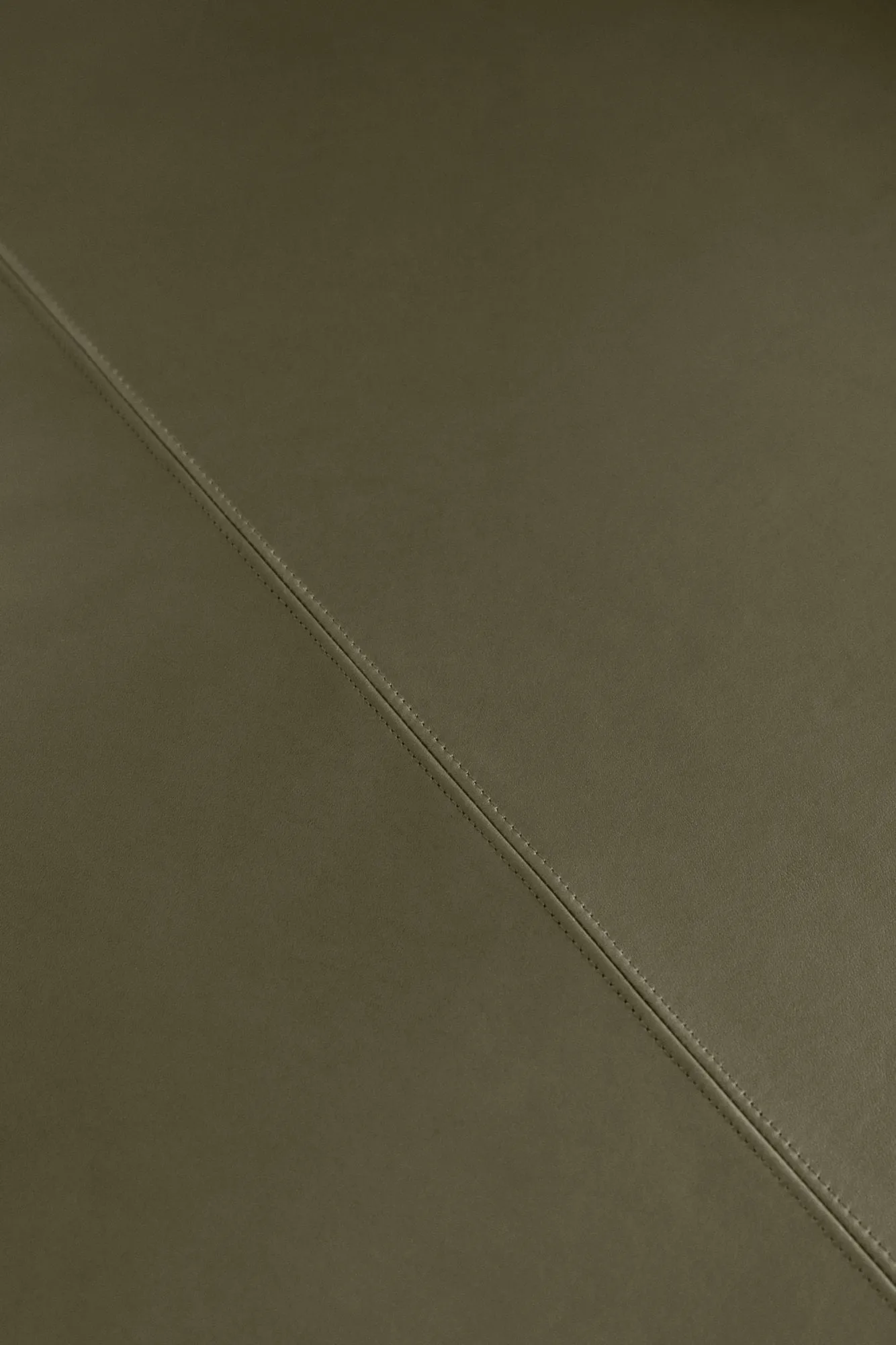 Vipp432 skrivbord, Bosco leather-walnut Vipp