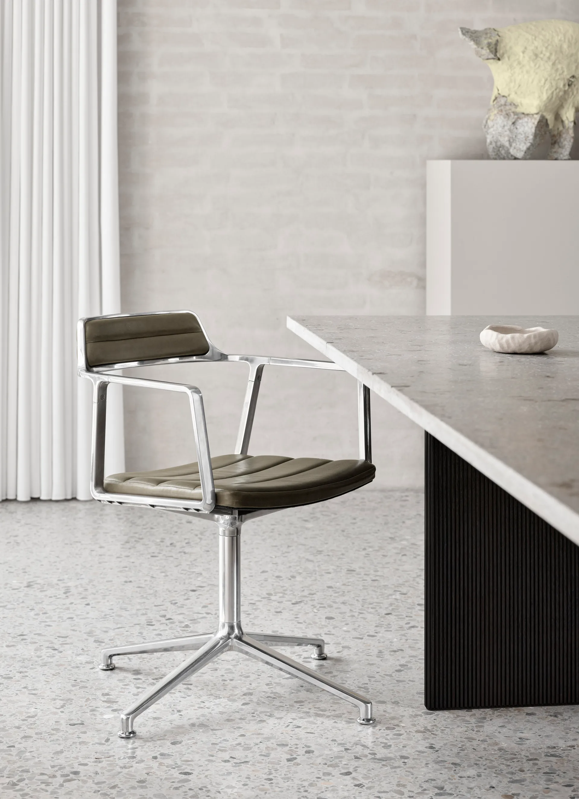 Vipp452 Swivel kontorsstol med hjul, Pol. aluminium-bosco green Vipp
