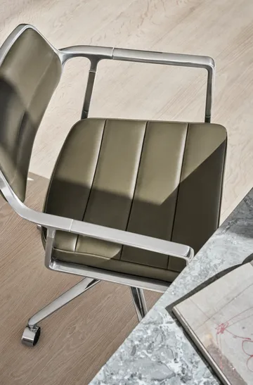 Vipp453+ Swivel kontorsstol med hjul - Pol. aluminium-bosco green - Vipp