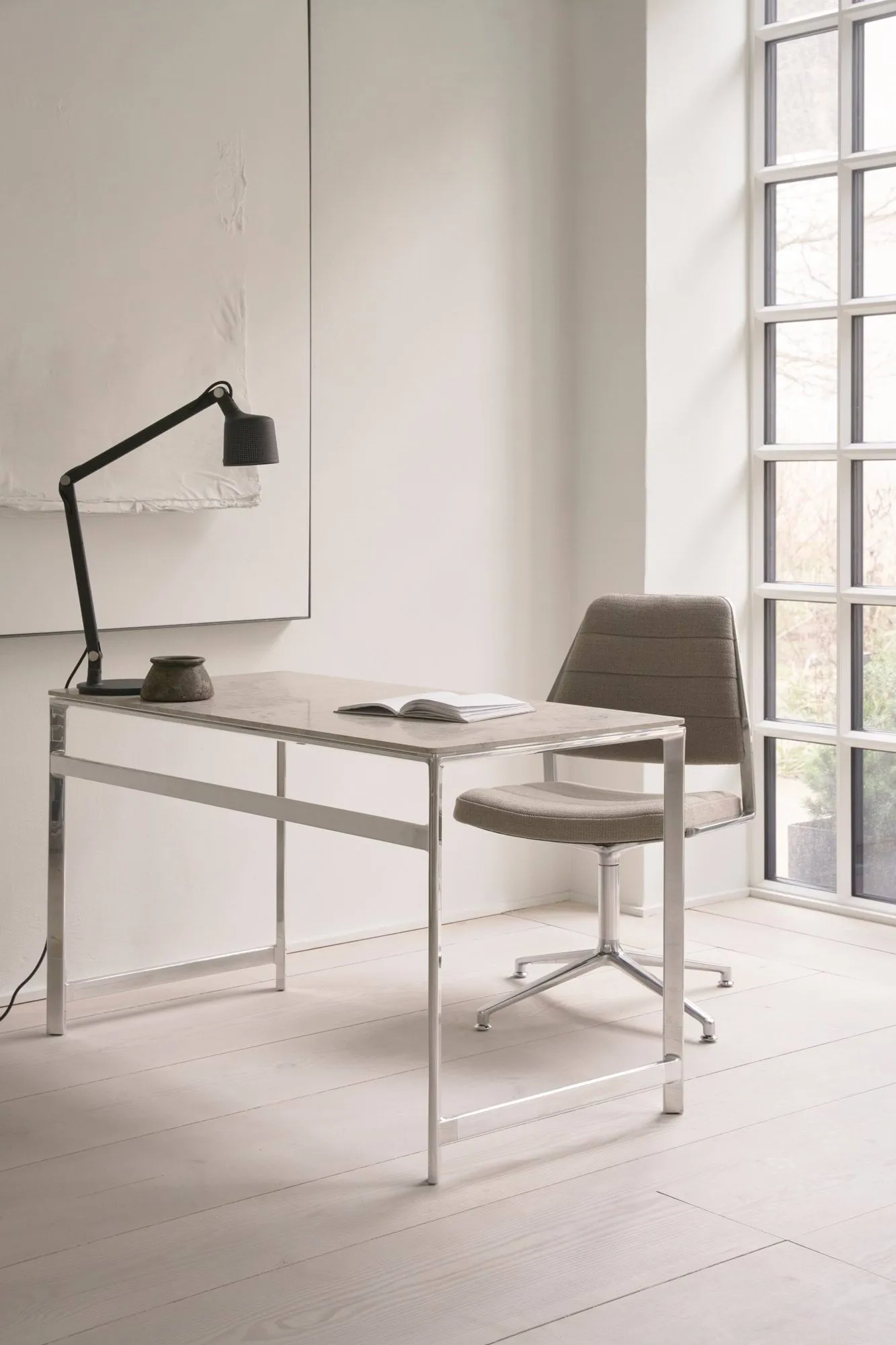 Vipp454 Swivel chair kontorsstol, Tide dark sand-polished aluminium Vipp