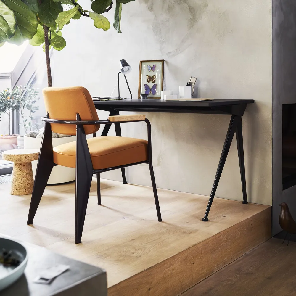Compas Direction skrivbord, Oiled oak-Deep black Vitra