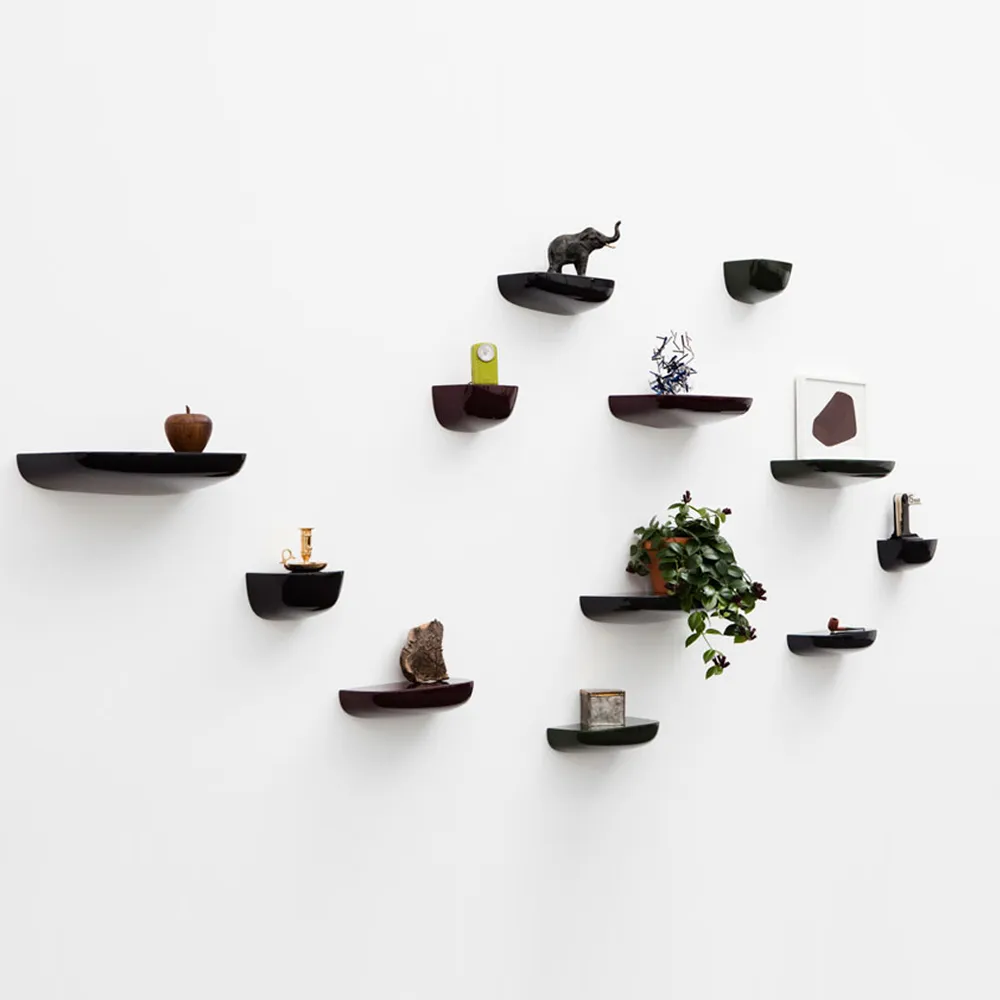 Corniches Medium vägghylla, Black Vitra