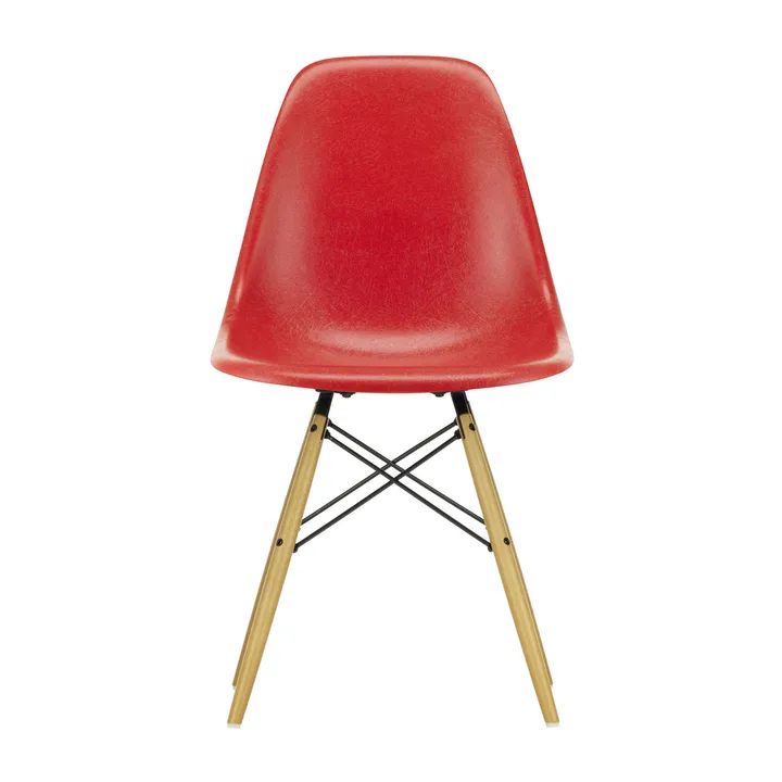 Eames Fiberglass Chairs DSW stol - classic red, lönnben - Vitra