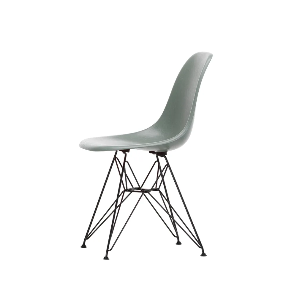 Eames Fiberglass Side Chair DSR stol, Sea foam green-Dark basic Vitra