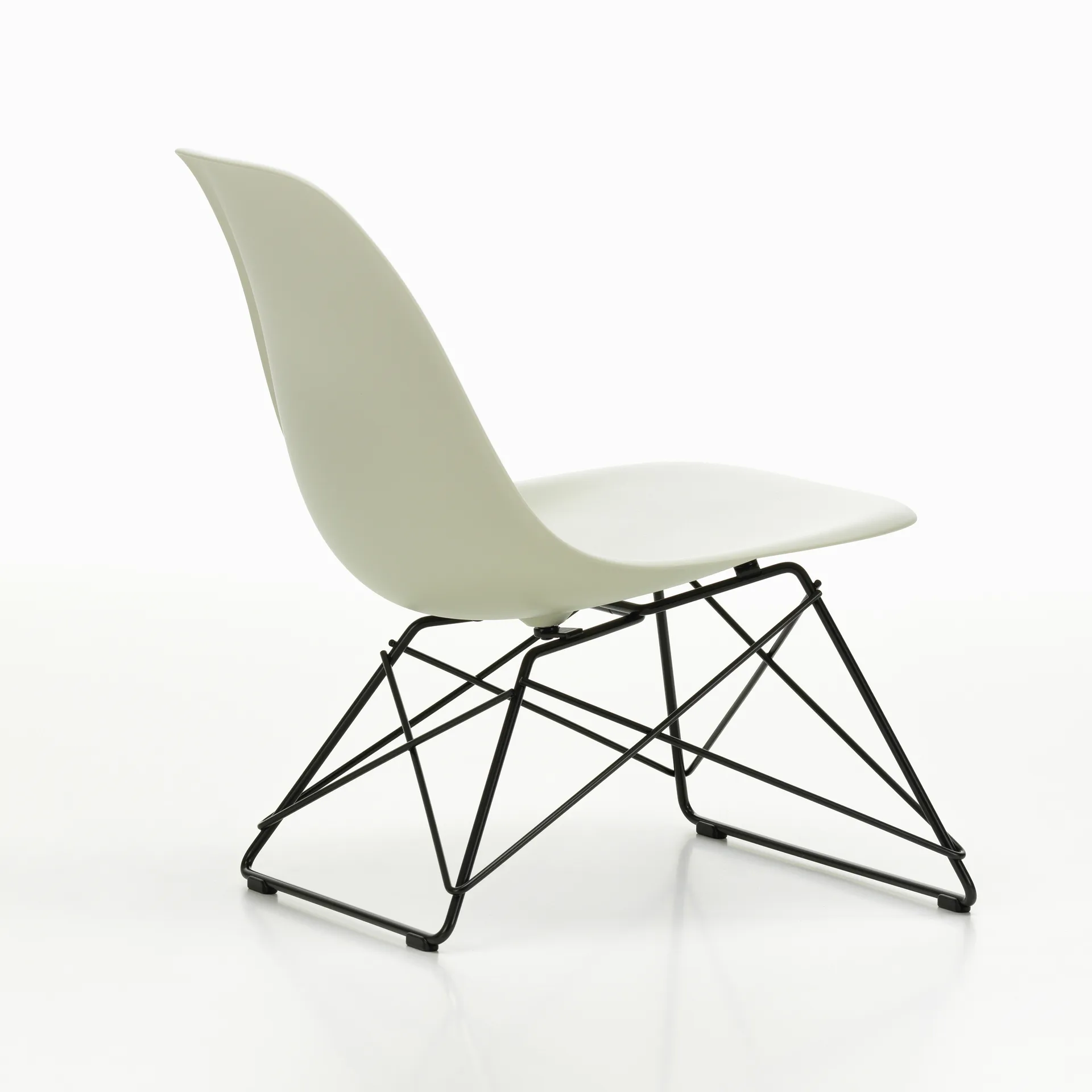 Eames Plastic Side Chair LSR loungestol, Pebble-deep black Vitra