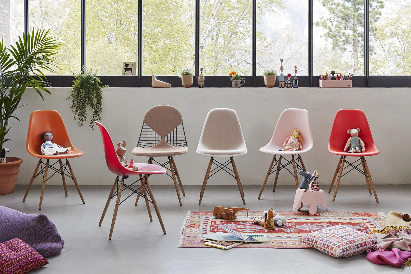 Eames Plastic Side Chair RE DSW stol, 41 pale rose-ash Vitra