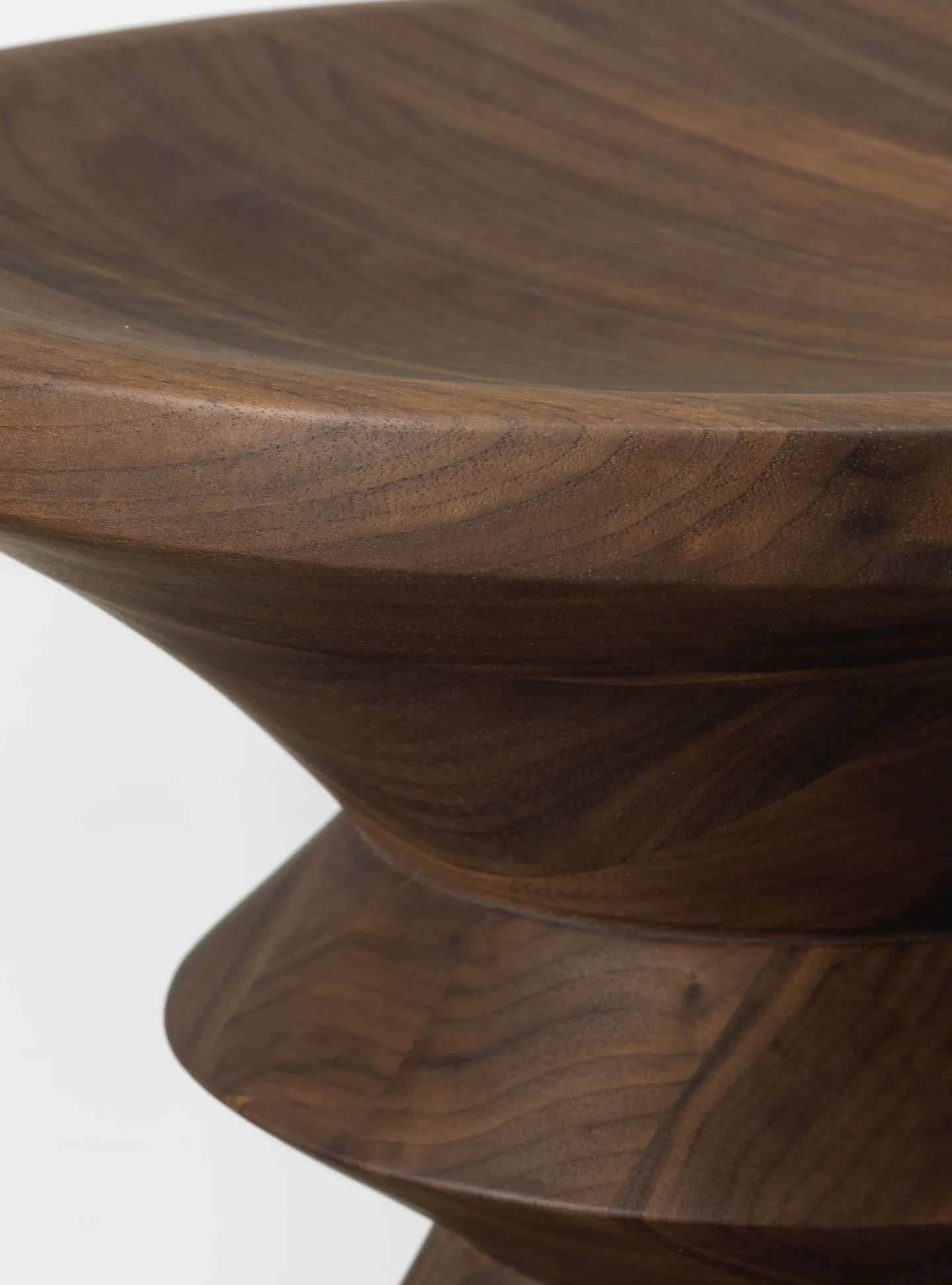 Eames Stool rund sittpall model A, Dark walnut, Ø33x38 cm Vitra