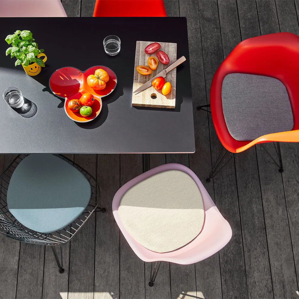 Soft Seats type B dyna, tyg plano 12 light grey/ice blue-antislip baksida Vitra