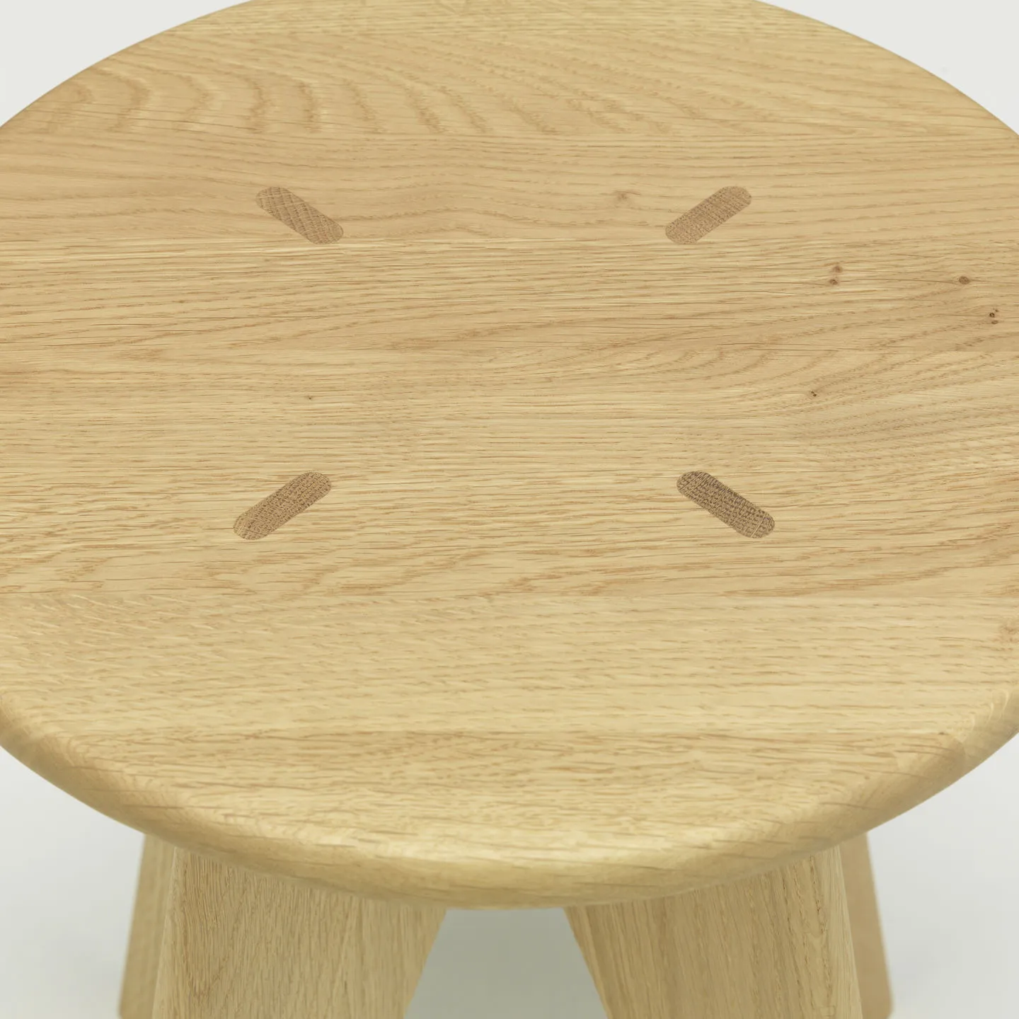 Tabouret Bois pall, Oljad ek Vitra