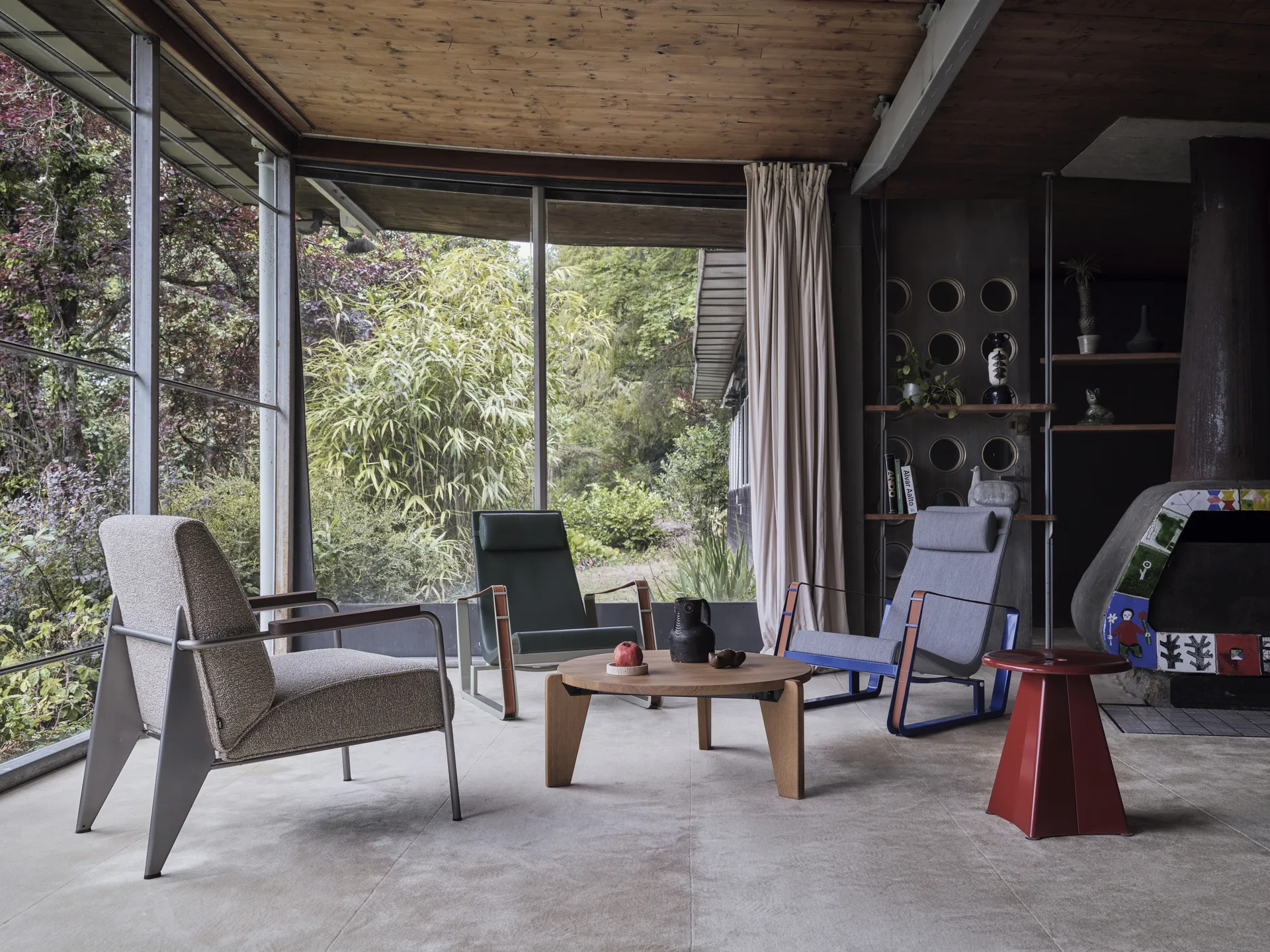 Tabouret Métallique rund pall, Japanese red (röd), Ø38x44,5 cm Vitra