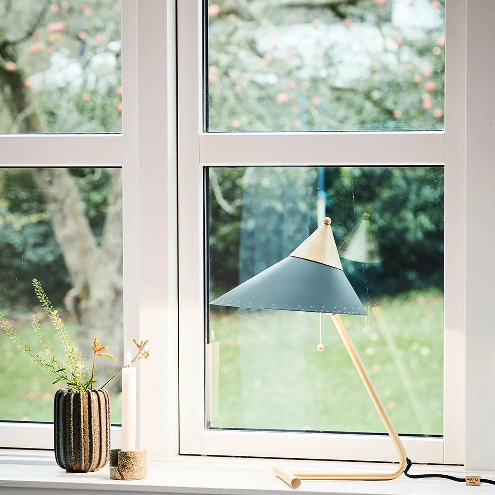 Brass Top bordslampa, warm white, mässingsstativ Warm Nordic