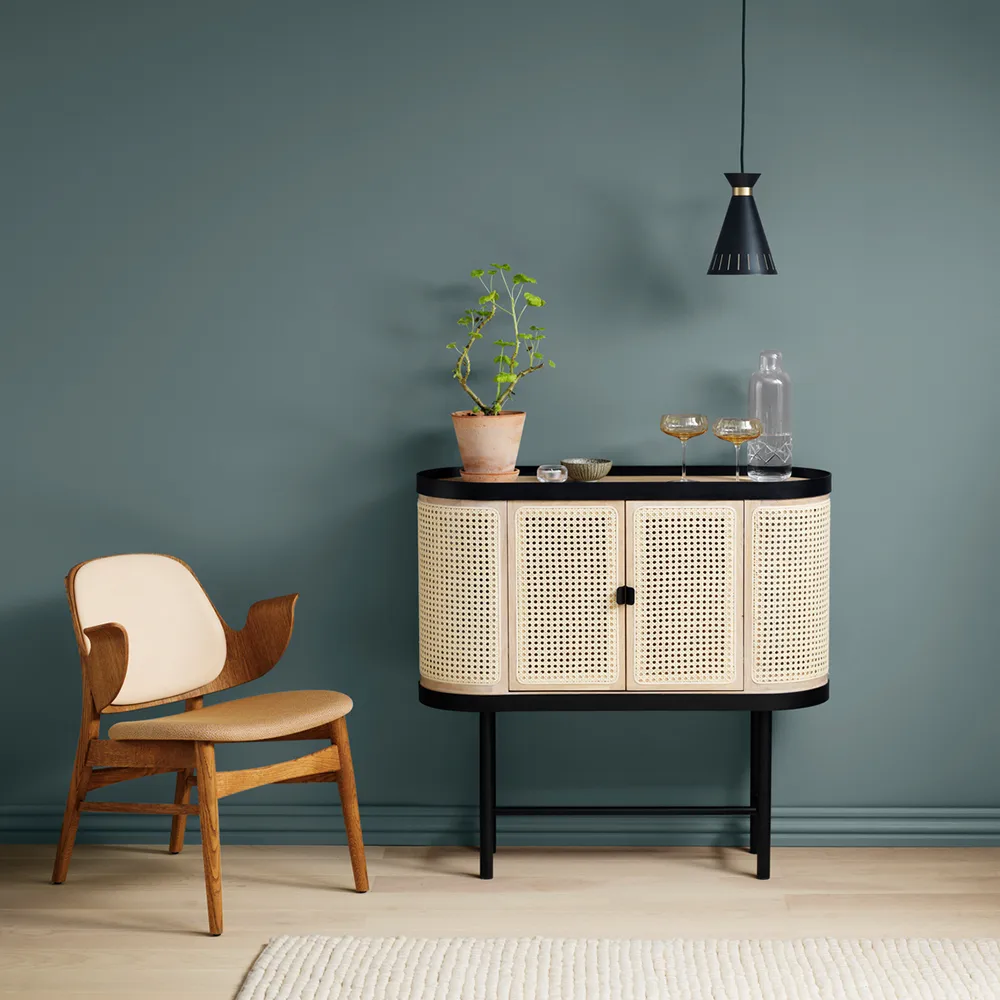 Gesture loungestol, läder silk 250 cognac, vitoljat ekstativ Warm Nordic