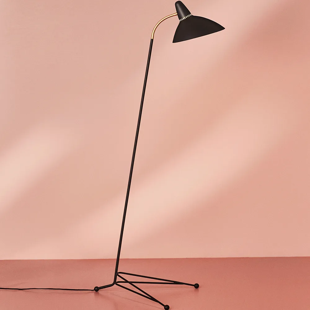 Lightsome golvlampa, warm white, mässingdetalj Warm Nordic
