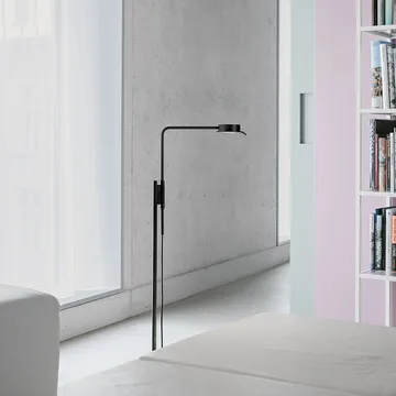 w102 Chipperfield golvlampa - mässing/svart - Wastberg+